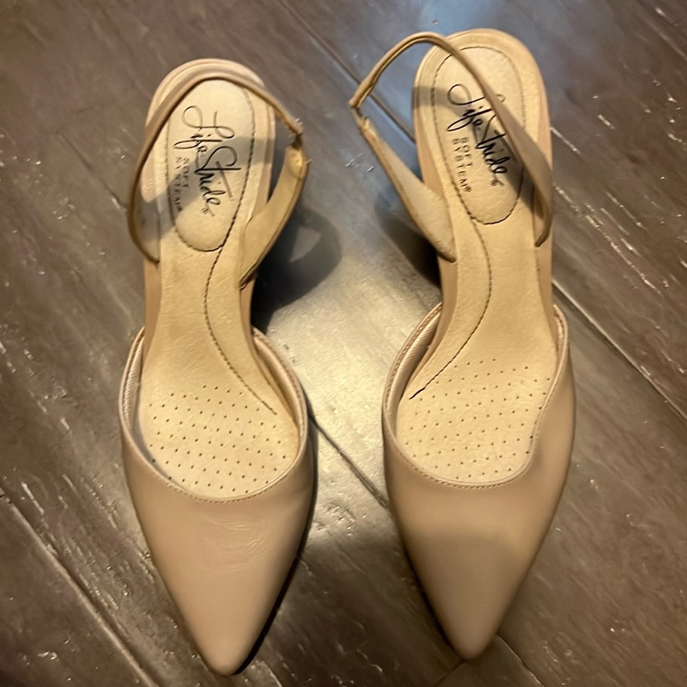 Lifestride nude sling back pumps size 6